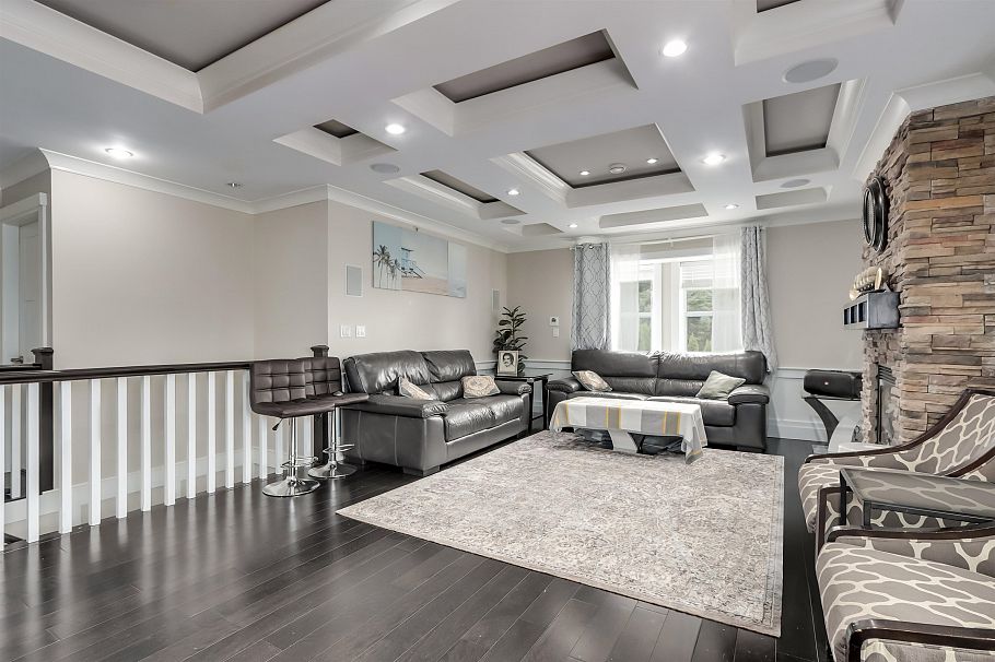 8363 Victoria Drive Vancouver, BC - 3