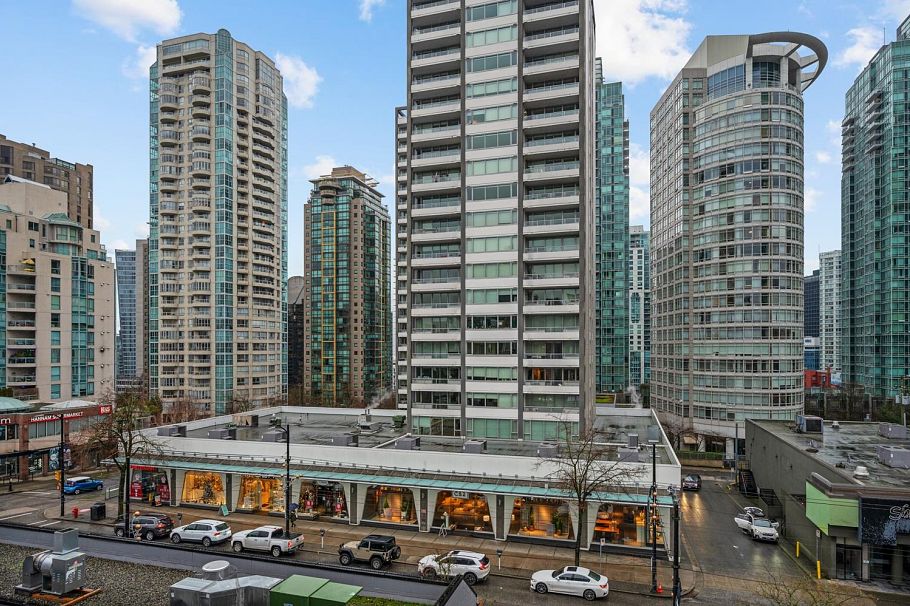 602 1270 Robson Street Vancouver, BC - 2
