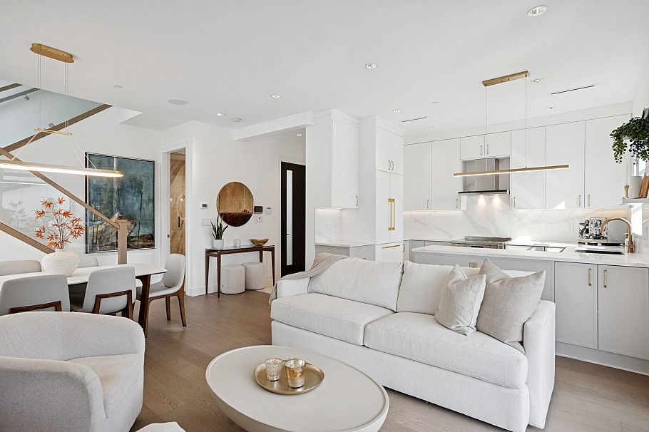 3634 W 29 Avenue Vancouver, BC - 8