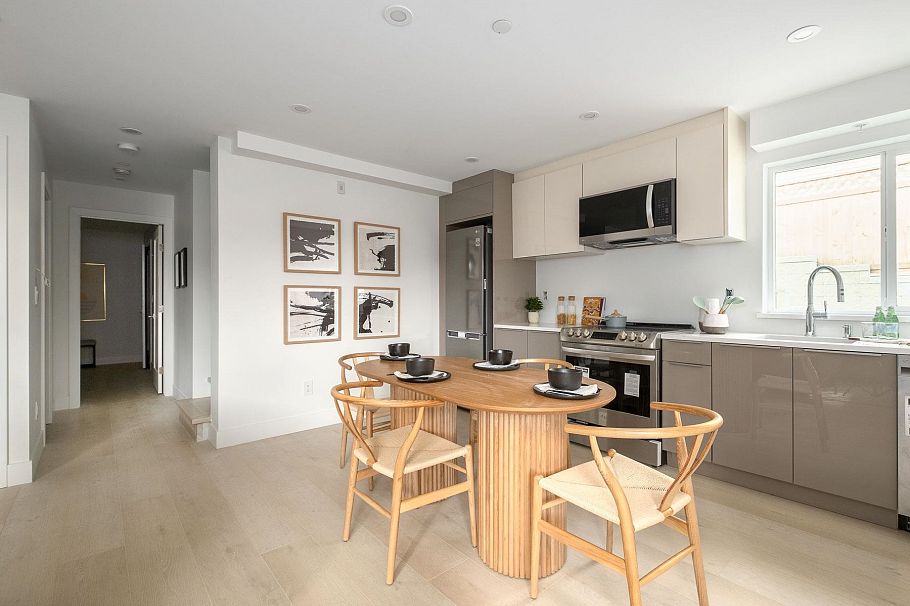 2 432 E 1st Street North Vancouver, BC - 32