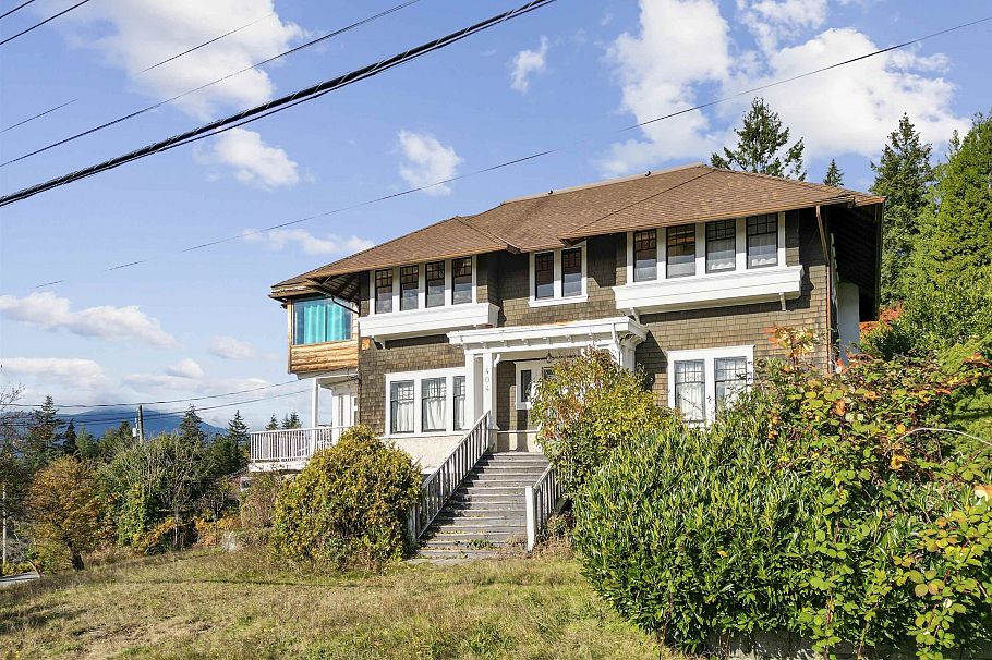 404 Somerset Street North Vancouver, BC - 5