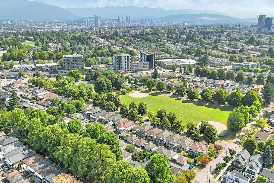 5338 Chambers Street Vancouver, BC - 10