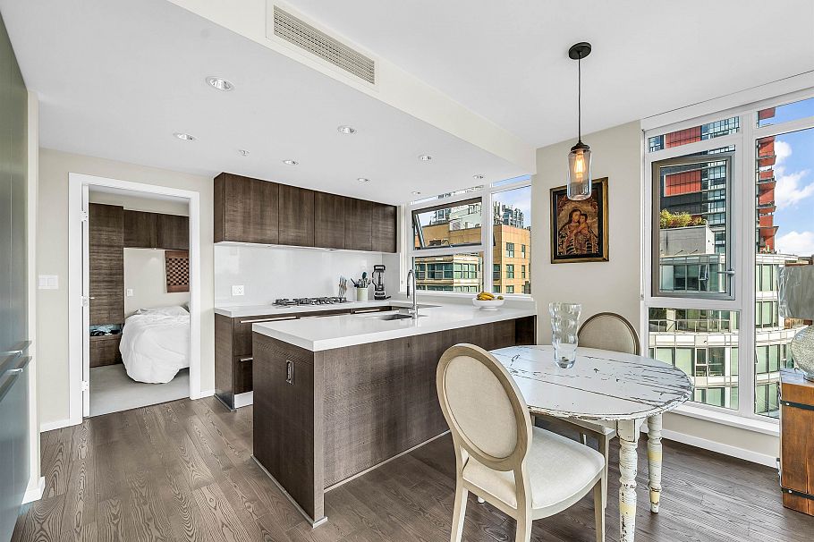 1107 1351 Continental Street Vancouver, BC - 3