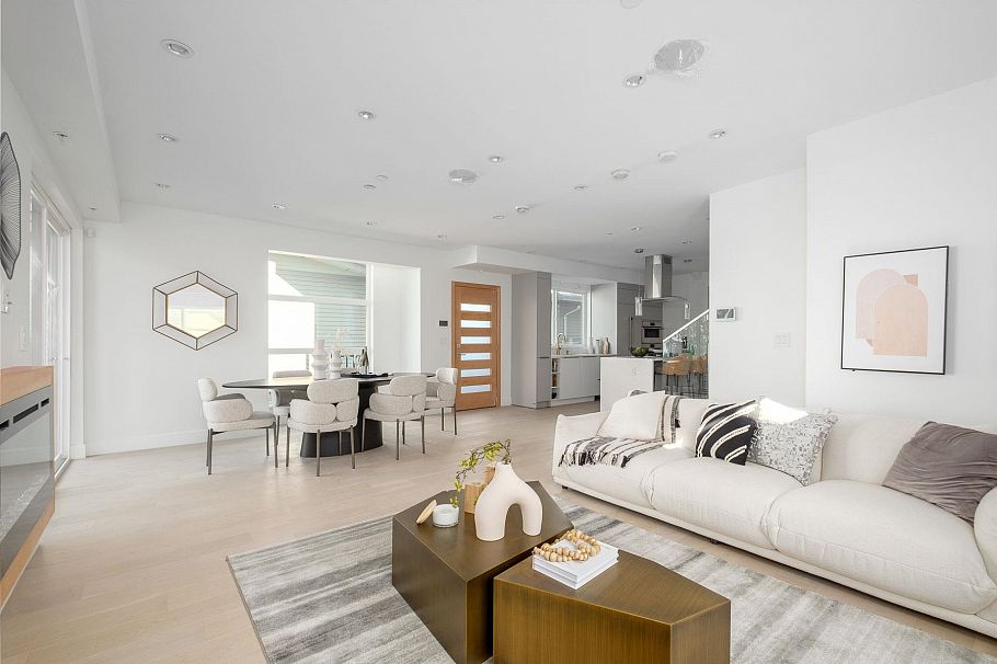 2 432 E 1st Street North Vancouver, BC - 24