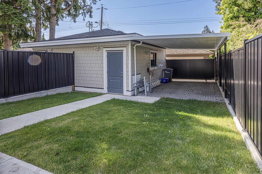 1470 W 57th Avenue Vancouver, BC - 25