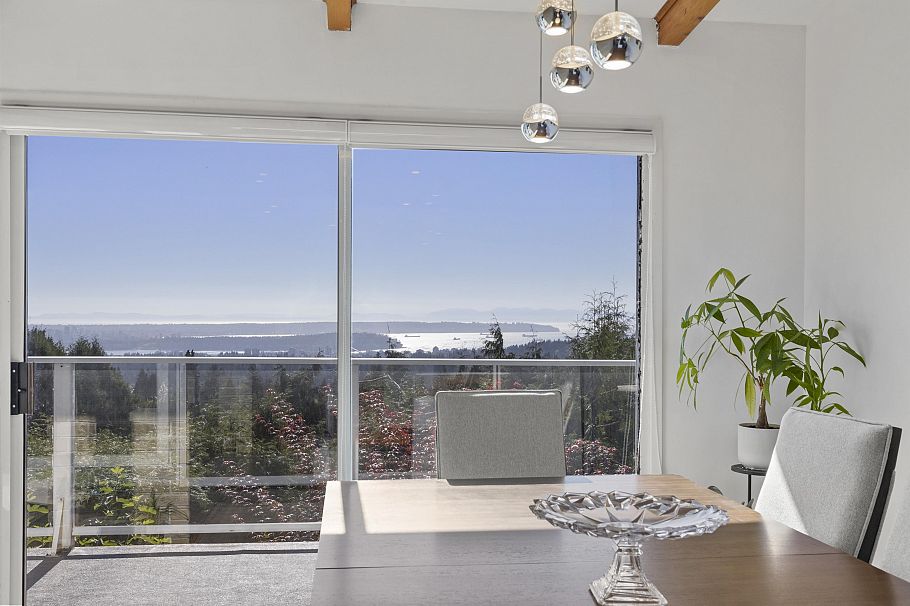 637 Alpine Court North Vancouver, BC - 10