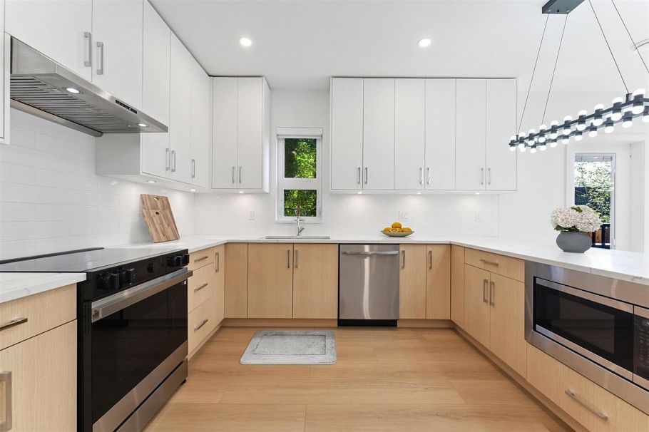 842 St. Denis Avenue North Vancouver, BC - 5