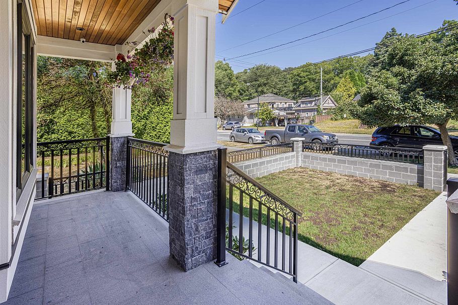 1470 W 57th Avenue Vancouver, BC - 24