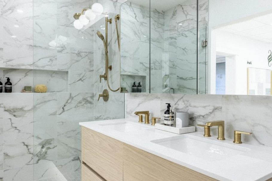 107 7779 Yukon Street Vancouver, BC - 3