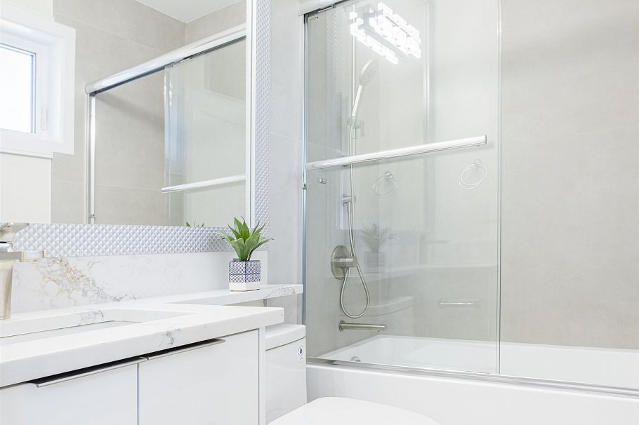 1470 W 57th Avenue Vancouver, BC - 22