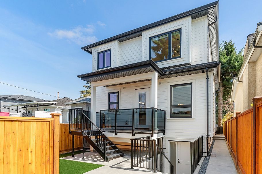 2 1243 Nootka Street Vancouver, BC - 4