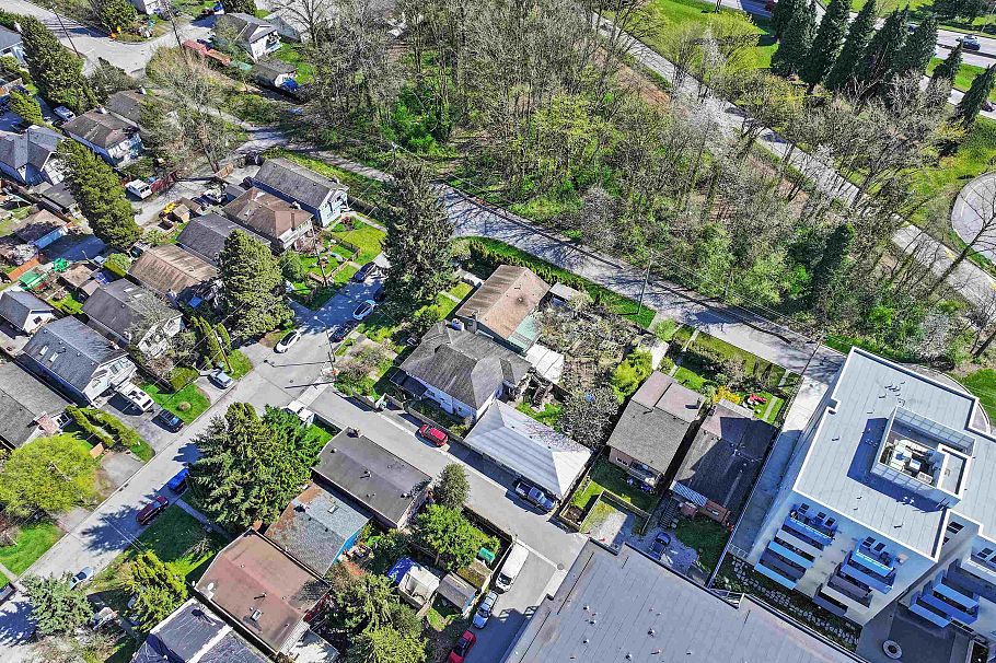 1583 Bond Street North Vancouver, BC - 10