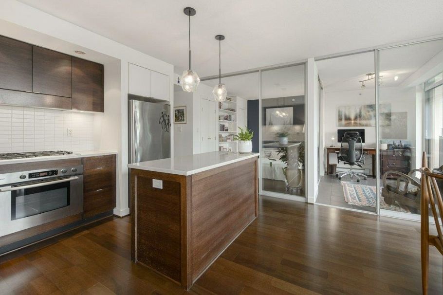 503 1055 Homer Street Vancouver, BC - 3