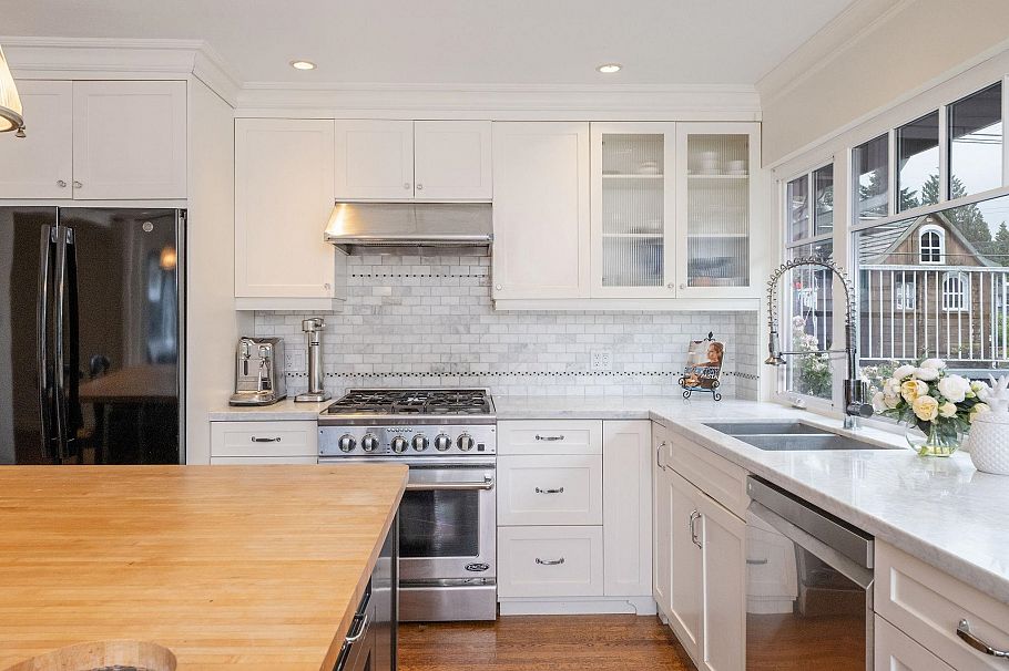 445 W 26th Street North Vancouver, BC - 13