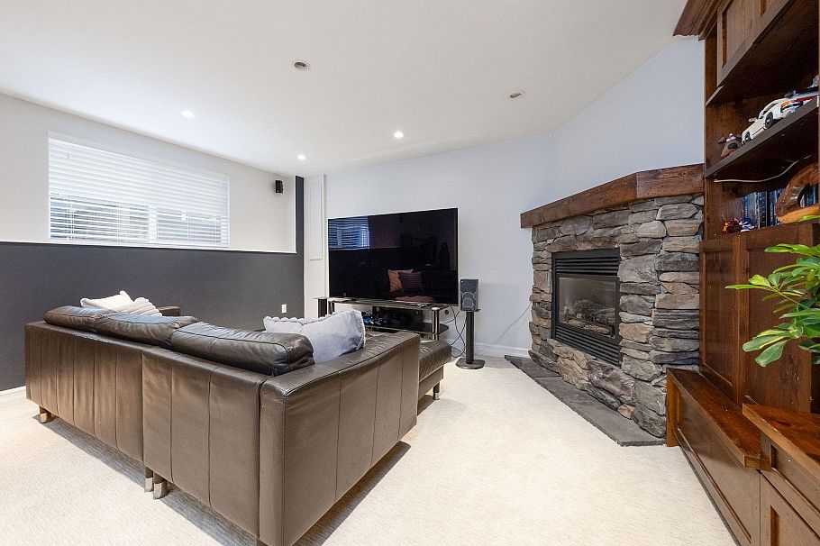 445 W 26th Street North Vancouver, BC - 28