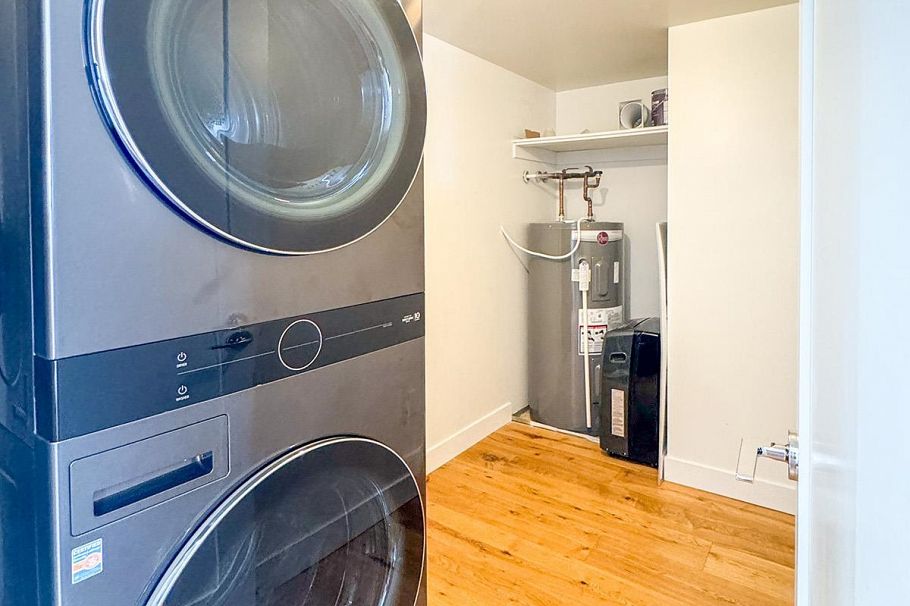 2207 1500 Howe Street Vancouver, BC - 27