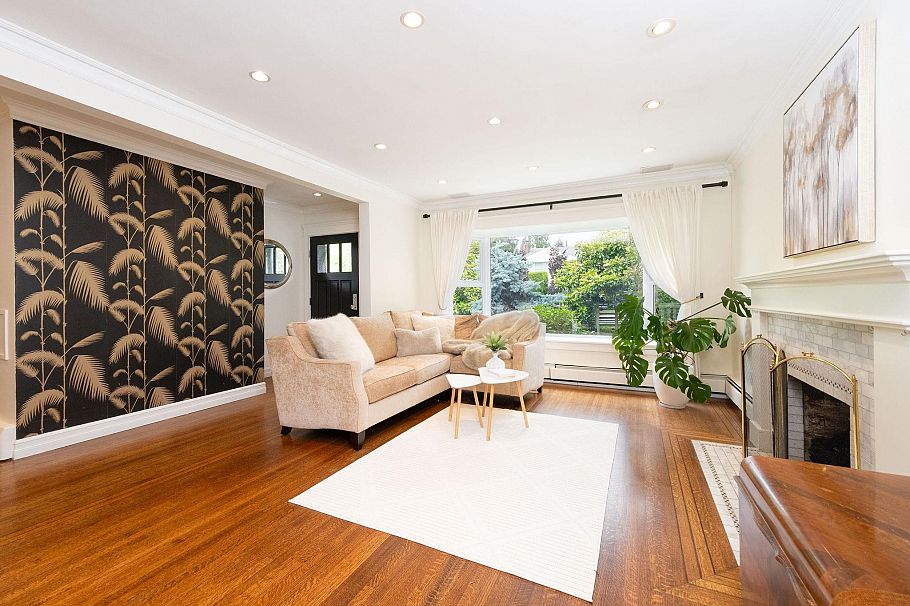 445 W 26th Street North Vancouver, BC - 5