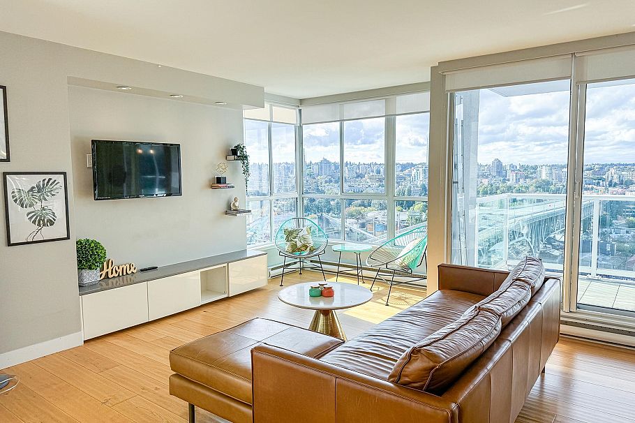 2207 1500 Howe Street Vancouver, BC - 9