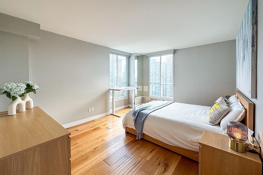 2207 1500 Howe Street Vancouver, BC - 21