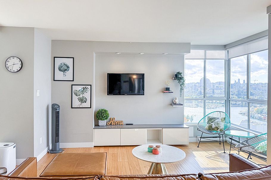 2207 1500 Howe Street Vancouver, BC - 8