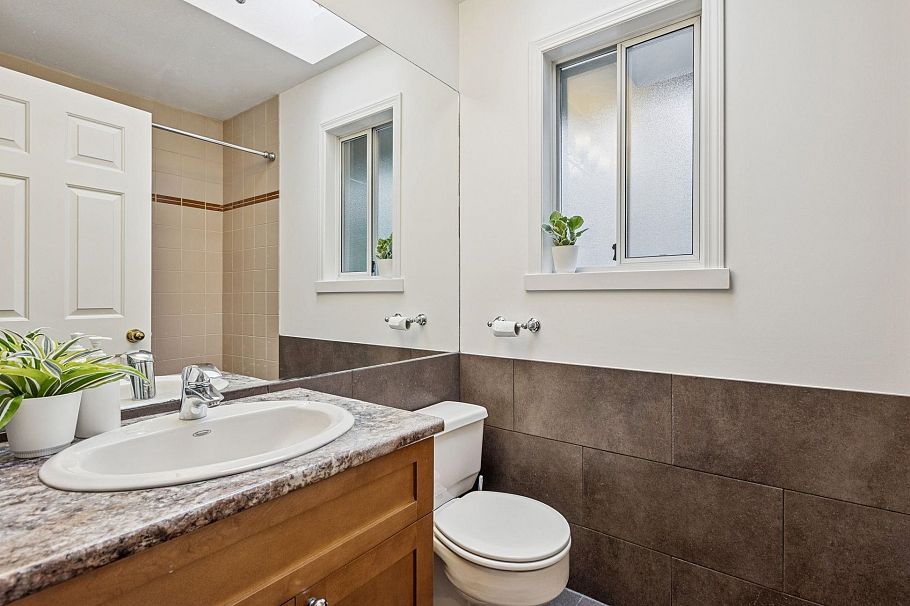 950 Roche Point Drive North Vancouver, BC - 14