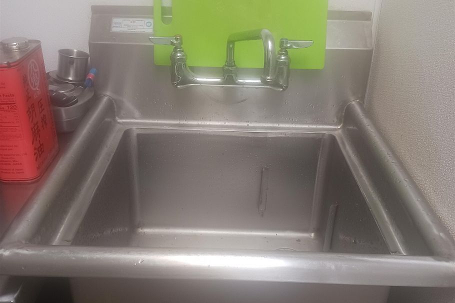 2138 E Hasting Street Vancouver, BC - 3