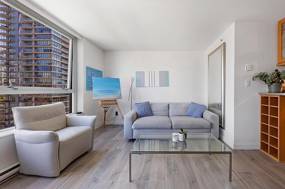 1607 1495 Richard Street Vancouver, BC - 4