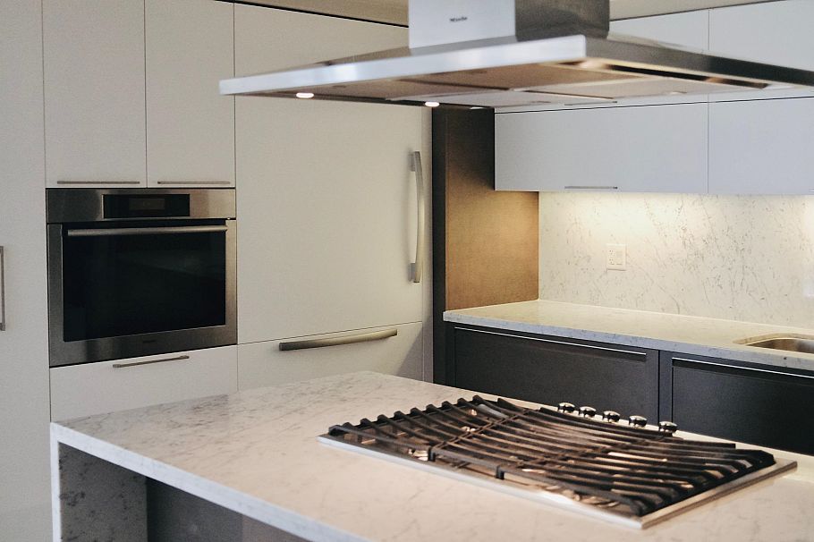 2005 8 Smithe Mews Vancouver, BC - 6