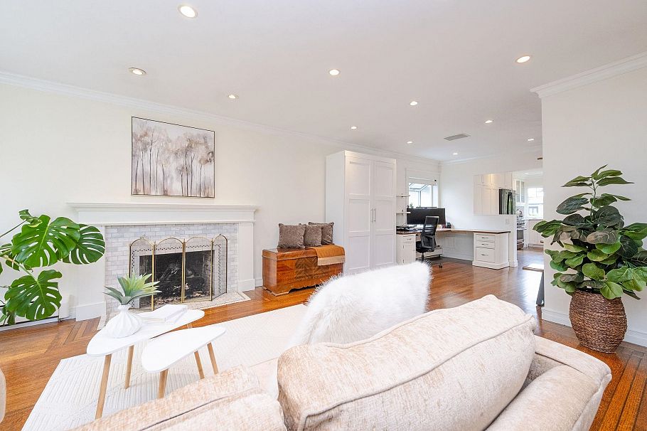 445 W 26th Street North Vancouver, BC - 6