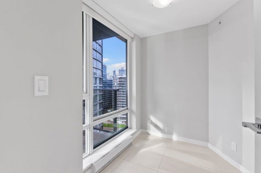 2005 8 Smithe Mews Vancouver, BC - 7