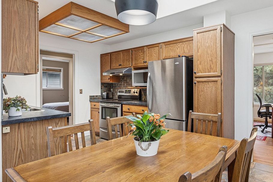 950 Roche Point Drive North Vancouver, BC - 10