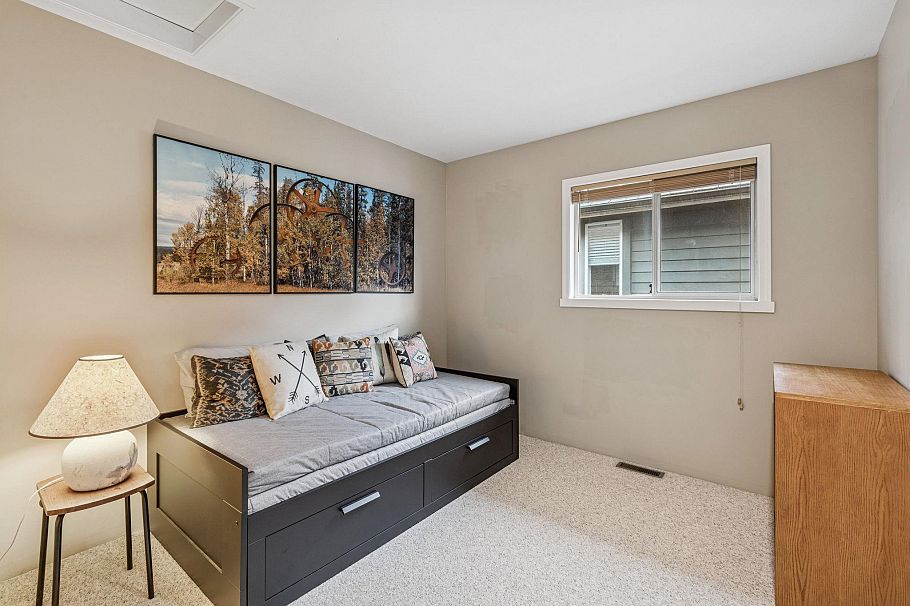 950 Roche Point Drive North Vancouver, BC - 16