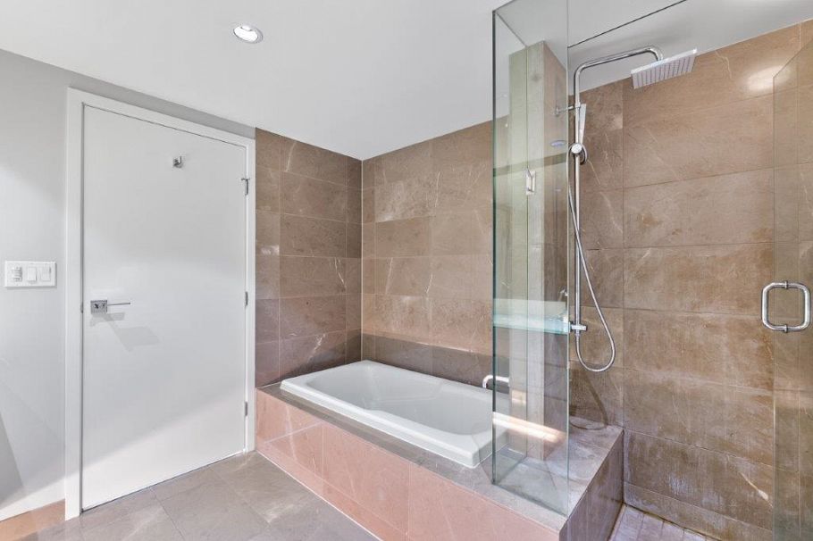 2005 8 Smithe Mews Vancouver, BC - 10