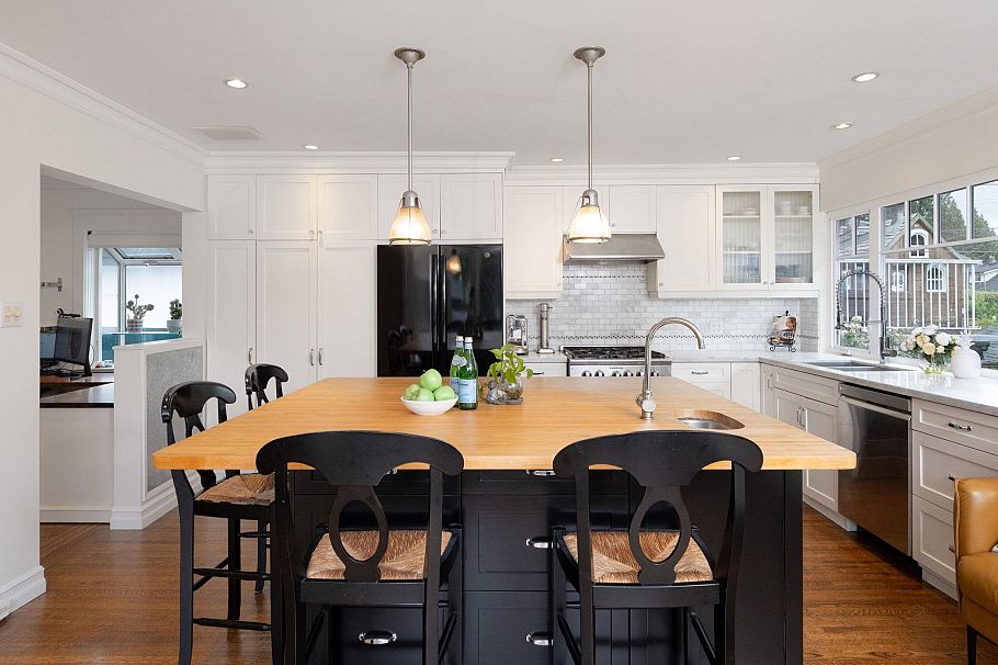 445 W 26th Street North Vancouver, BC - 15