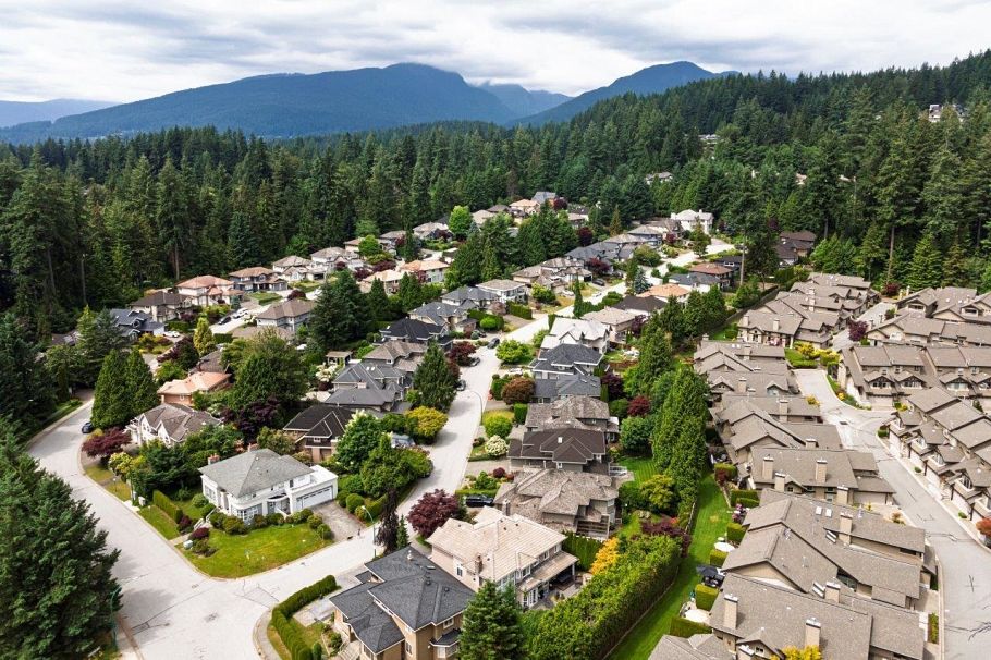 50 1550 Larkhall Crescent North Vancouver, BC - 40