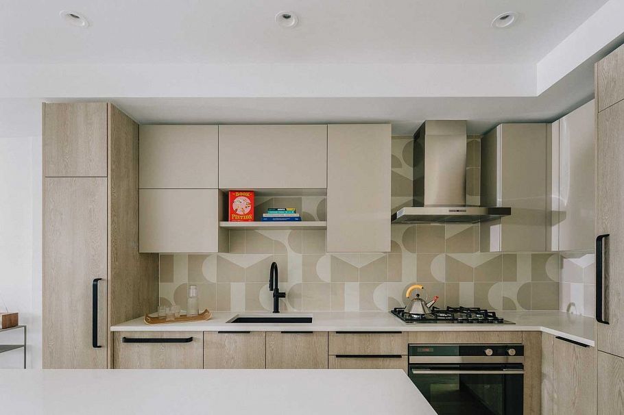 209 322 E 15th Avenue Vancouver, BC - 1