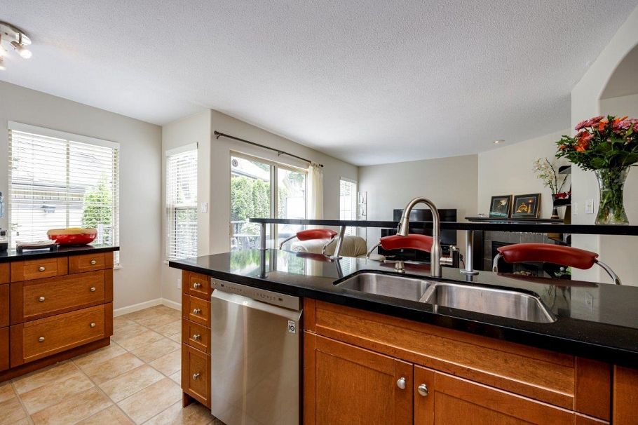 50 1550 Larkhall Crescent North Vancouver, BC - 15