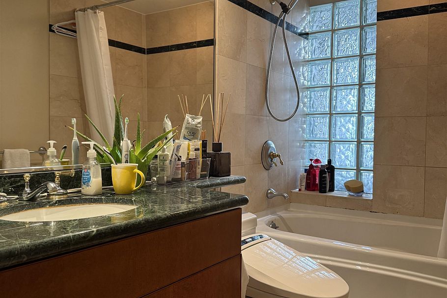 122 1228 Marinaside Crescent Vancouver, BC - 20