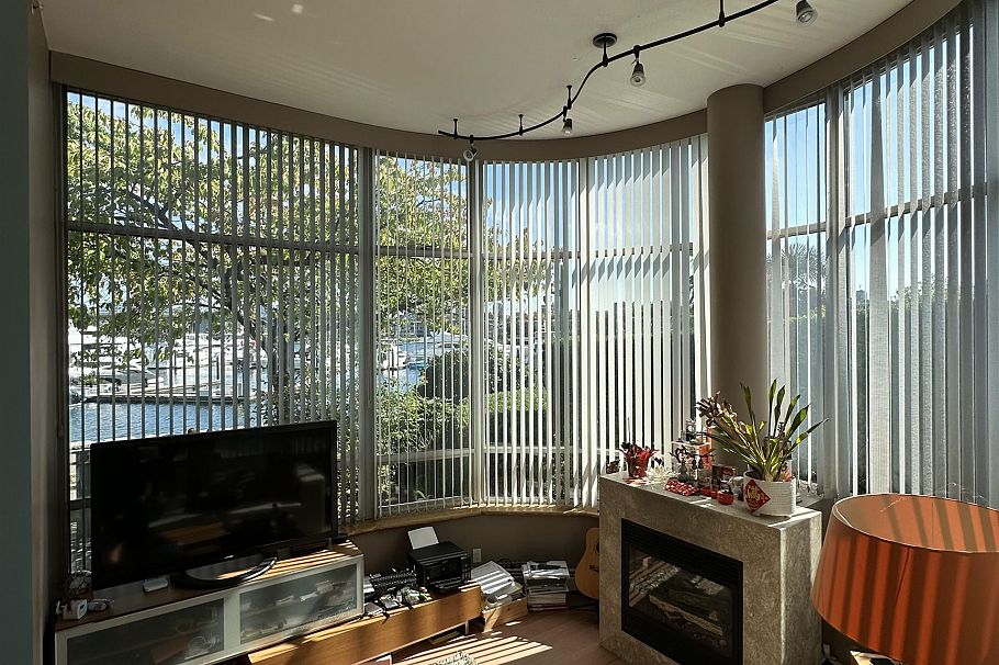 122 1228 Marinaside Crescent Vancouver, BC - 9