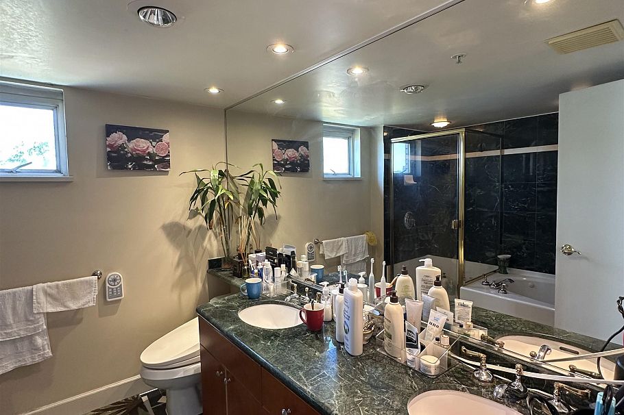 122 1228 Marinaside Crescent Vancouver, BC - 6