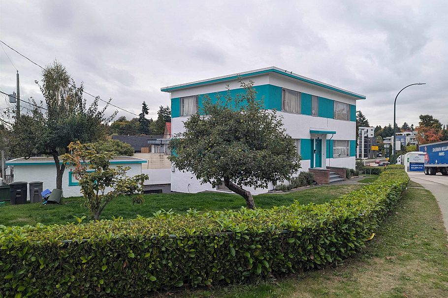 2984 Clark Drive Vancouver, BC - 3