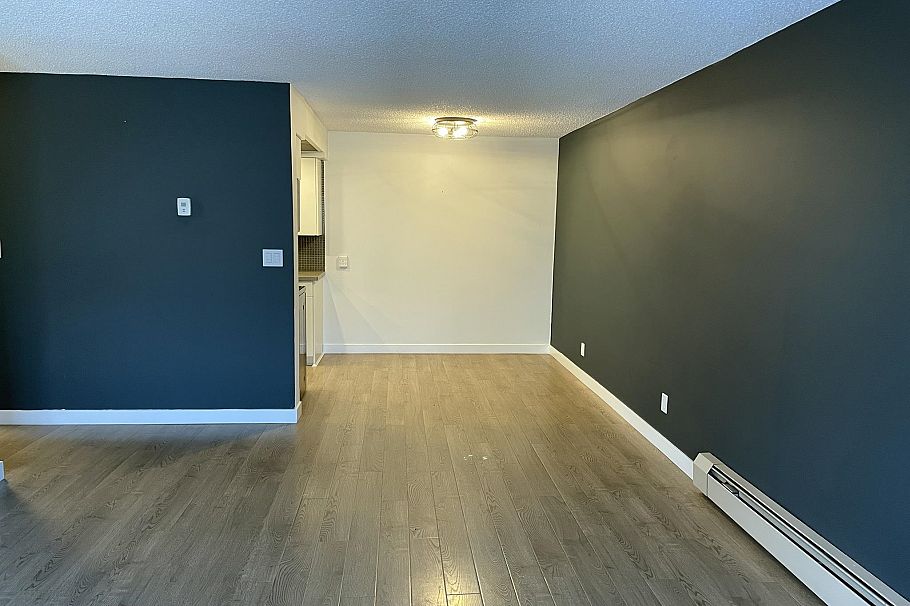 205 1515 E 5th Avenue Vancouver, BC - 5