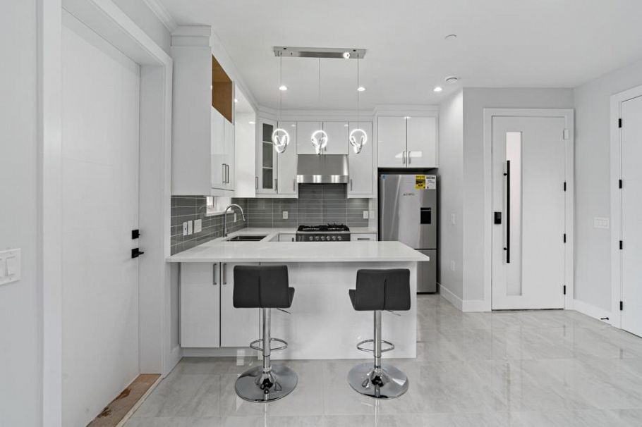 6749 Knight Street Vancouver, BC - 31