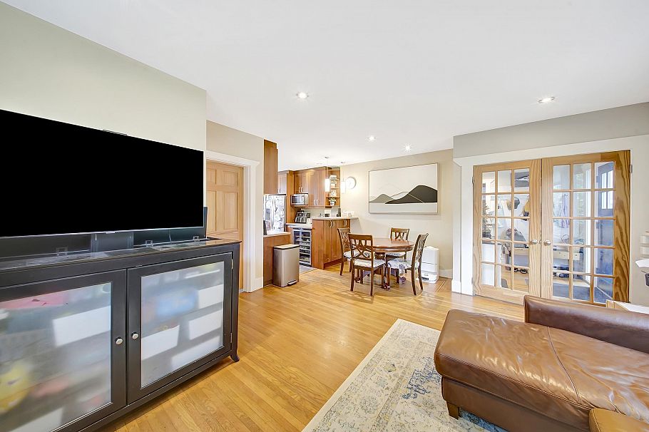 2770 W 5th Avenue Vancouver, BC - 9