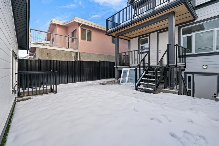 6749 Knight Street Vancouver, BC - 2