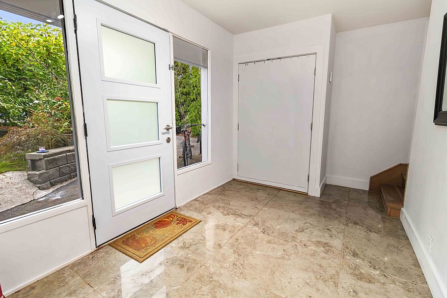 759 Morgan Road North Vancouver, BC - 3