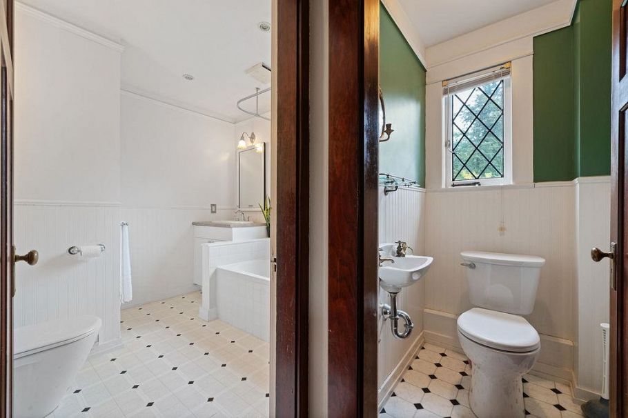 3190 St. Georges Avenue North Vancouver, BC - 29