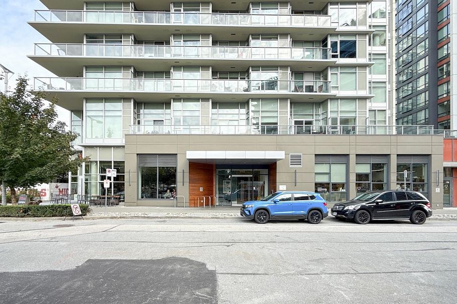 1210 1708 Columbia Street Vancouver, BC - 2