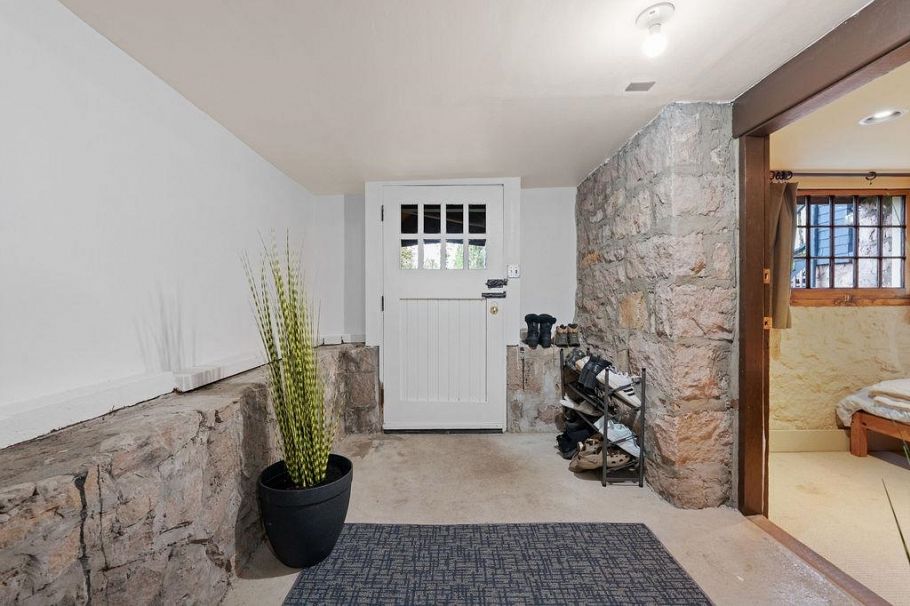 3190 St. Georges Avenue North Vancouver, BC - 34