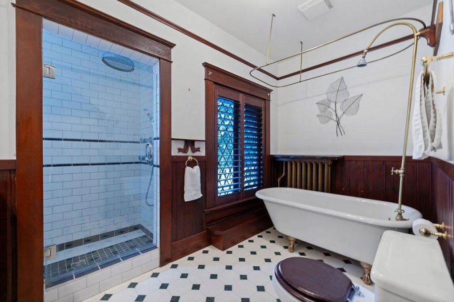 3190 St. Georges Avenue North Vancouver, BC - 24